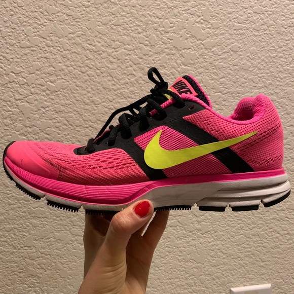 pink nike walking shoes